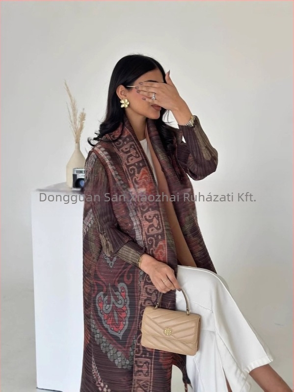 Three Small Houses Női plisírozott hosszú köpeny kabát nyomtatással, nemzeti stílus, poliészter 95%+, préselt kivitel, 2025 tavasz