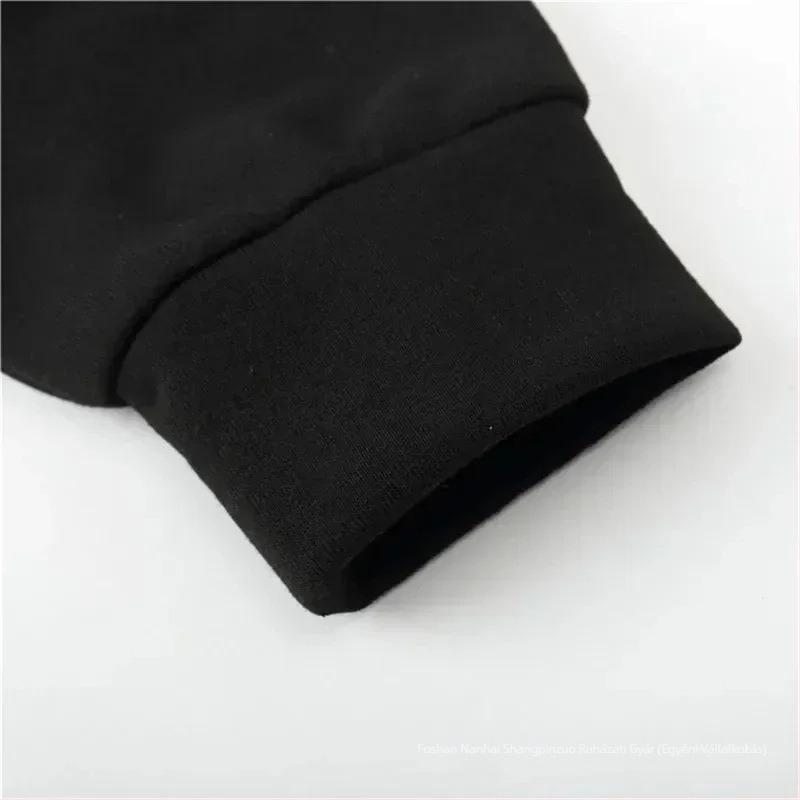 Kapucnis pulóver mintával, álló gallérral, téli szezonra, poliészter 81-90% (Álló gallér; Mintázat; Téli szezon; Poliészter 81-90%)