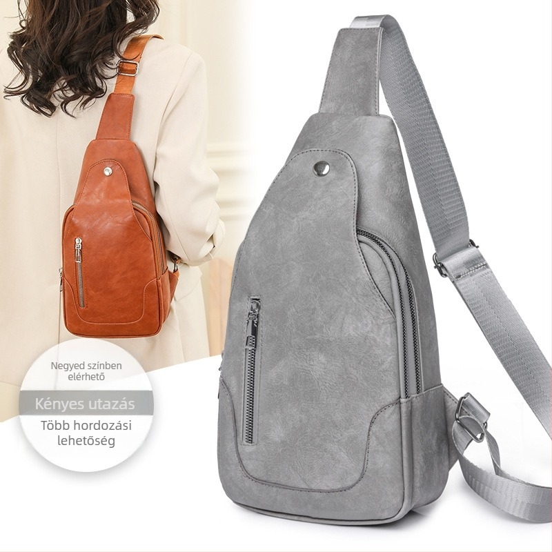 PU-anyagú alkar táska • függőleges négyzetes forma • cipzáras záródás • rejtett cipzáras belső zseb • poliészter bélés