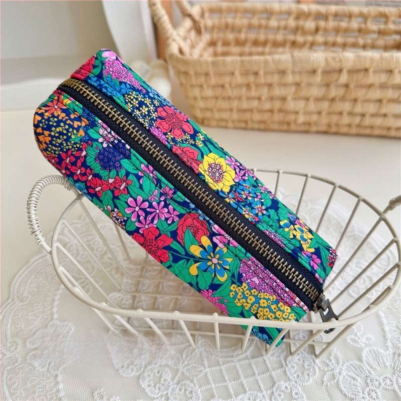 Kézzel készített tolltartó, pamut és len anyagból, nőies stílusban