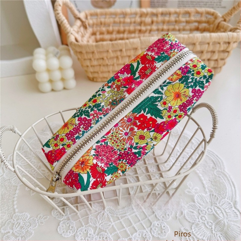 Kézzel készített tolltartó, pamut és len anyagból, nőies stílusban