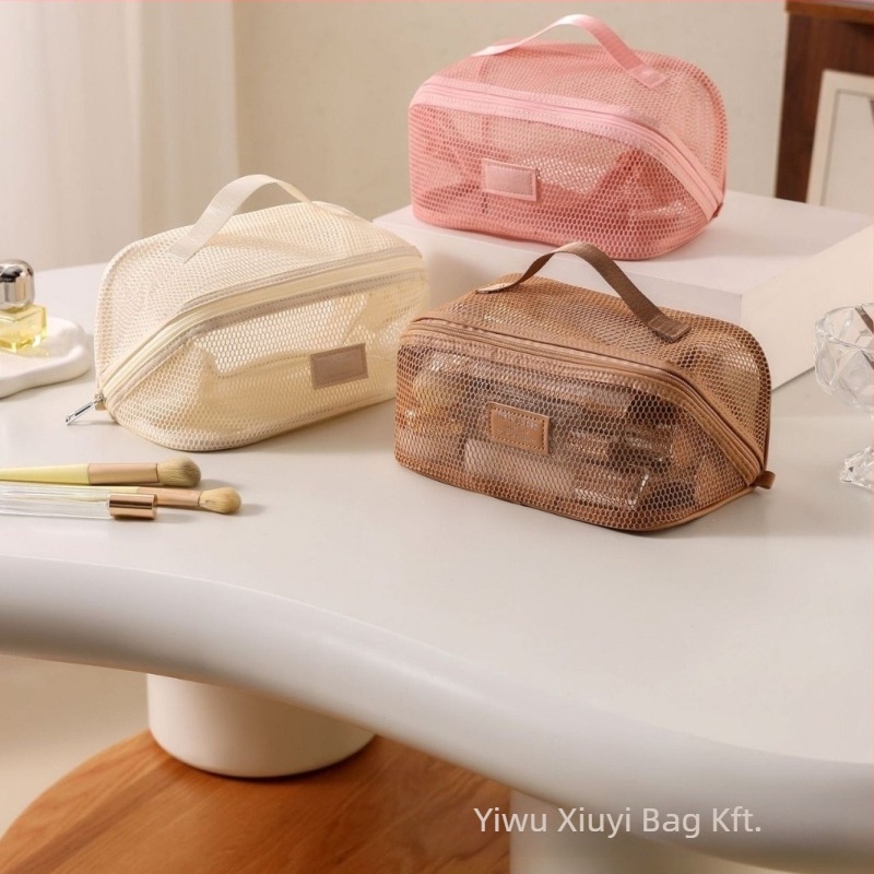 Utazási kozmetikai táska — nylon anyag, egyszerű modern dizájn, kozmetikai tárolás, utazáshoz ideális