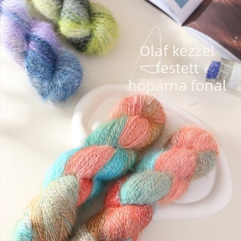 Kézzel festett gyapjúkeverék fonal sálakhoz és szövéshez — jet-spun sodort fonal, hosszú szőrrel, puha és tartós