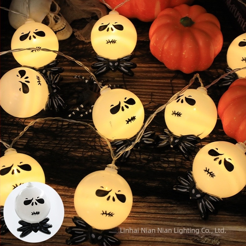 Halloween LED girland világítás koponya, denevér, sírköv és szellem motívumokkal hátborzongató dekorációhoz