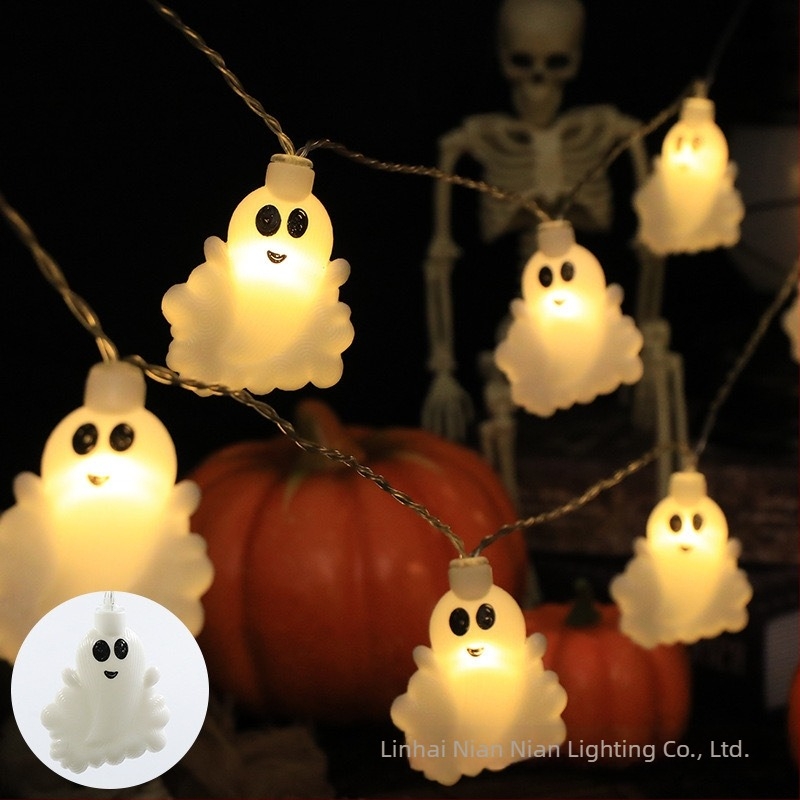 Halloween LED girland világítás koponya, denevér, sírköv és szellem motívumokkal hátborzongató dekorációhoz