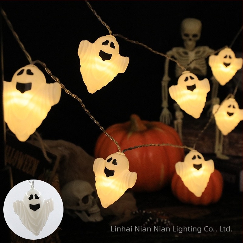 Halloween LED girland világítás koponya, denevér, sírköv és szellem motívumokkal hátborzongató dekorációhoz