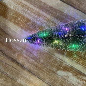 Mini karácsonyfa dekoráció asztalra vagy kirakatba, LED csúccsal és világító fenyő tűkkel