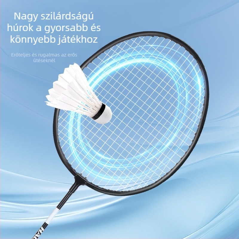 Két tollaslabdaütőből álló készlet habos markolattal, tartós, nagy rugalmassággal, felnőtteknek és gyerekeknek.