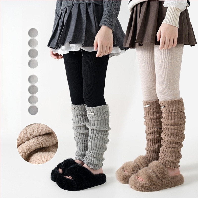 Kötött középmagasságú zoknik összefüggő leggings-szel lányoknak, vastag és meleg őszi-téli szezonra