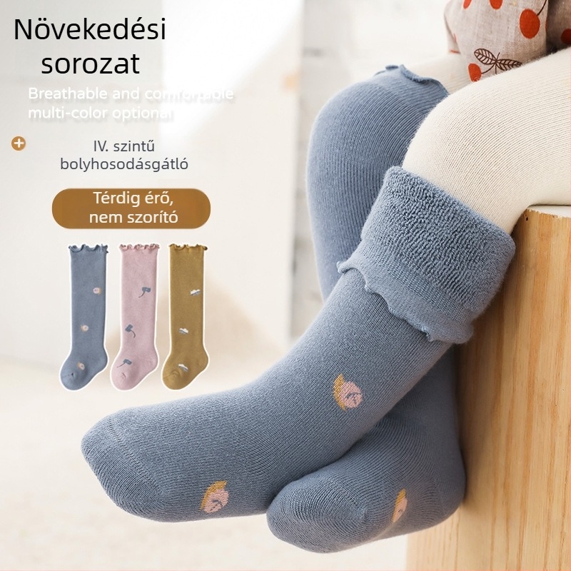 Téli bébi térdzokni, vastag frottírból, koreai stílusú csipkével és kis virágmintával, újszülötteknek