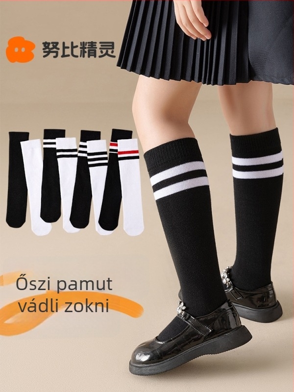 Gyerekeknek szánt pamutból készült vádli hosszúságú zokni, fehér, csíkos és egyszínű mintával, varrat nélküli kivitel, univerzális méret