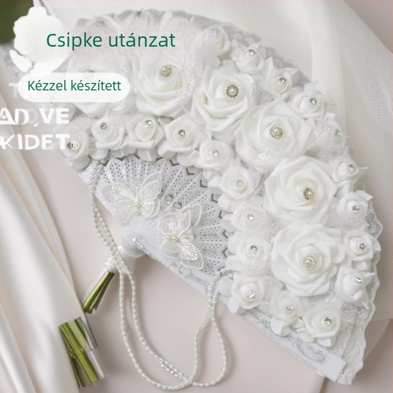 Kézben tartható menyasszonyi ventilátor műkristályokkal és PE virágokkal, nyugati stílusú esküvői kiegészítő