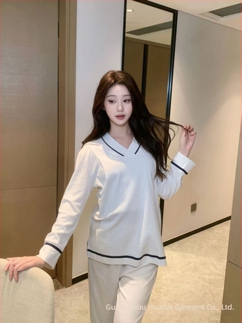 Anyatejes pizsama kismamáknak, hosszú ujjú, V-nyakú, egyszínű, pamut >95%, kód A2209