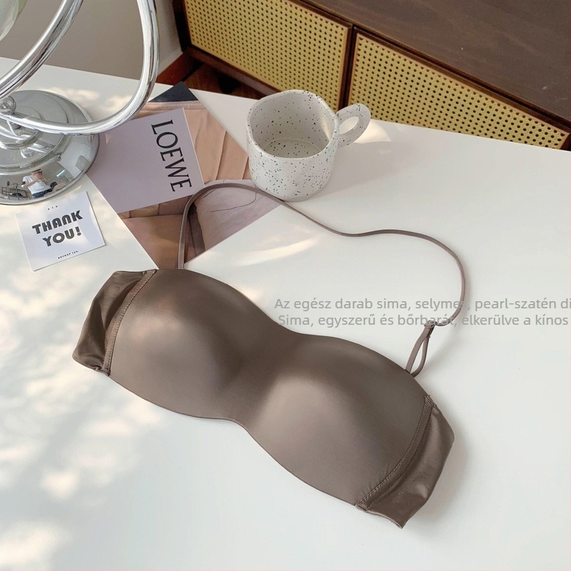 Szatén-nailon melltartó, levehető dupla vállpántokkal, teljes kosár, vékonyan formázott kosár, merevítő nélkül