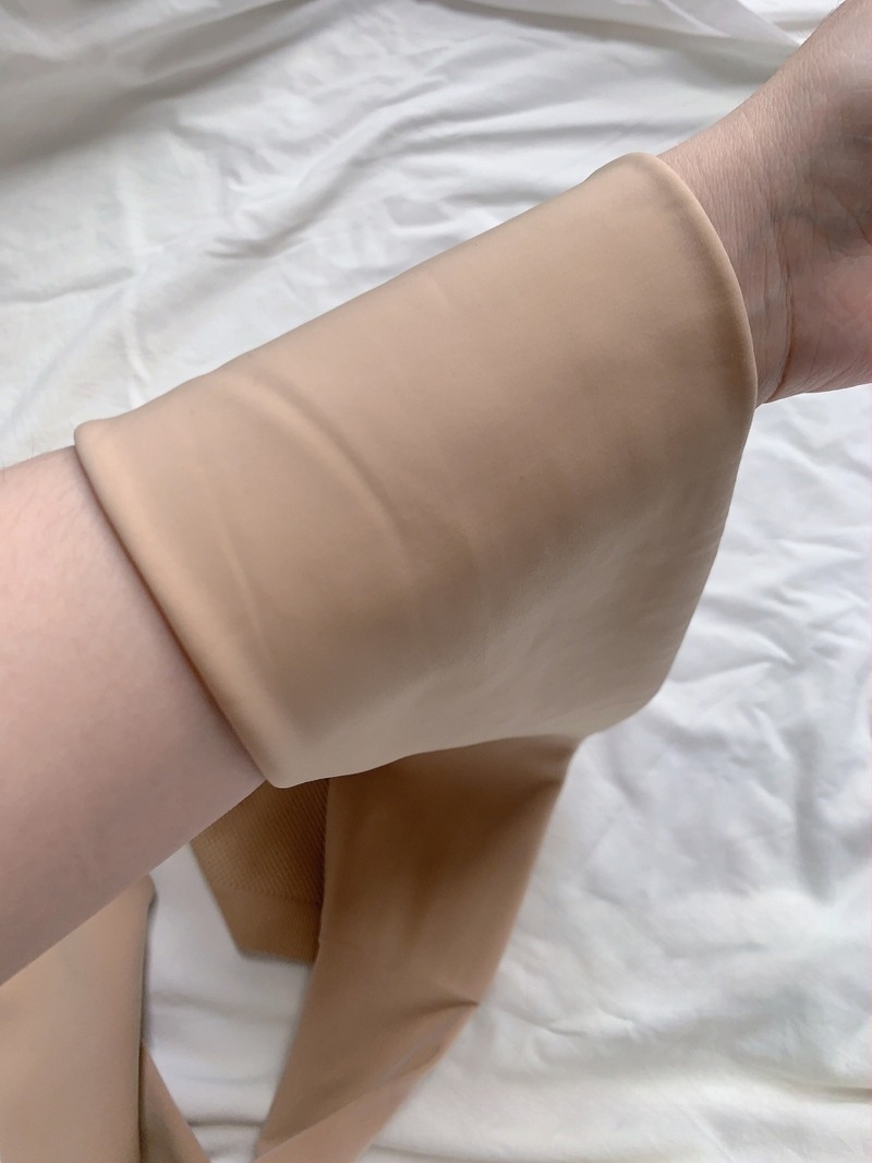 Nylon vastagított egyrészes harisnya, láthatatlan felület, egyszínű