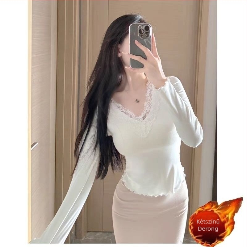 Hímzett póló, V-nyakú, oversize fazon, sima anyag