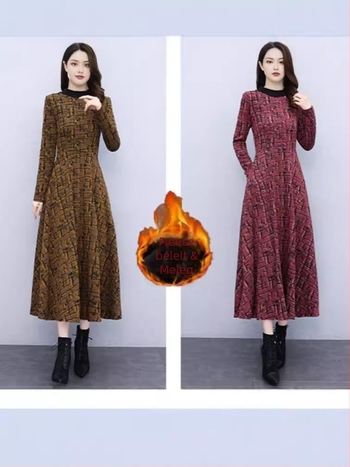 Téli fleeces béléses hosszú ruha, A-vonalú szabás, magas gallér, hosszú ujjú, növény- és virágmintás