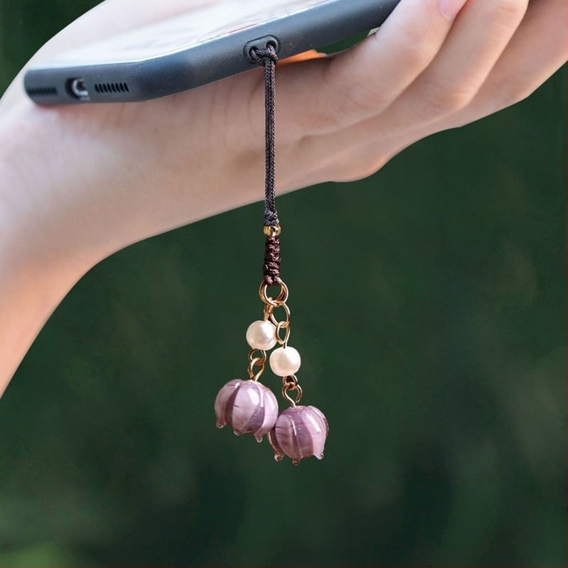 Telefonpántos medál orchidea alakú, üveg/Lapis lazuli anyagból, növény- és virágmotívummal, sütőben égetett festék felülettel