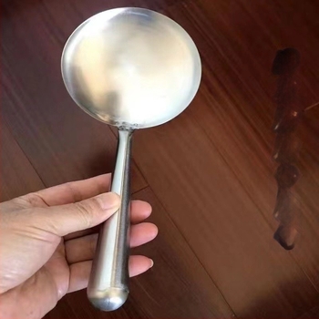Rozsdamentes acélból készült tofu kanál készlet — kör és lapos kanál, minimalist dizájn