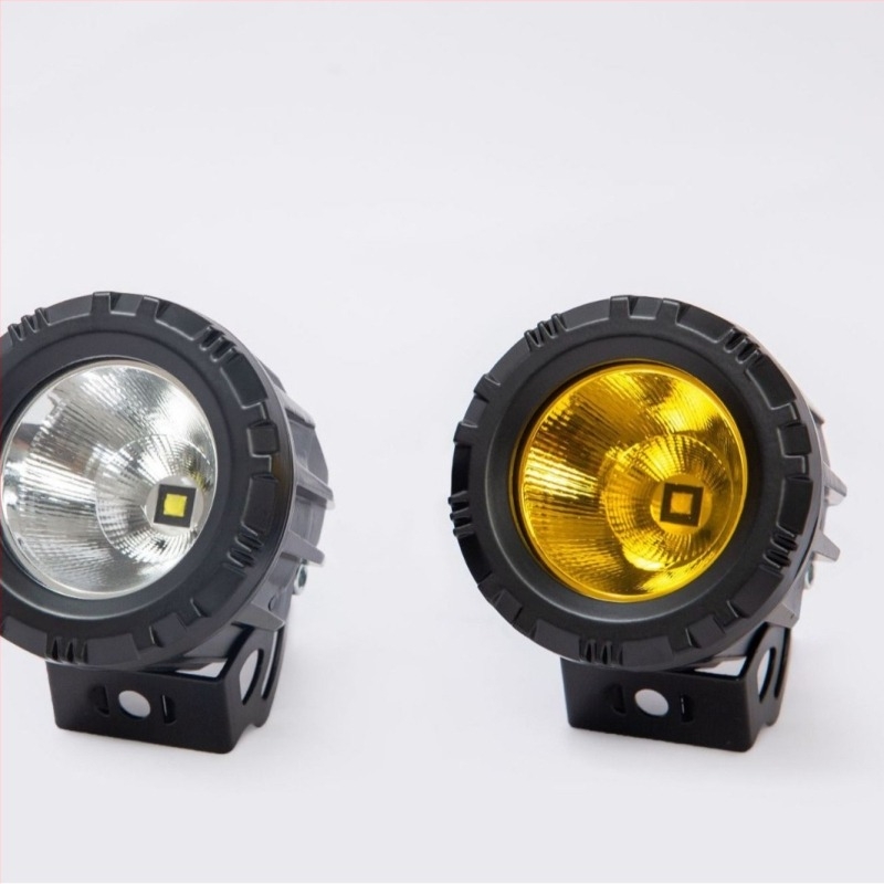 Autóipari LED spotlámpa munka világításhoz – nagy fényerő, kerek kivitel, 30W, 9-36V, 3000 lm, élettartam 50 000 óra