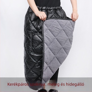 Szélvédett térdvédő szoknya elektromos kerékpárhoz; műanyag kivitel, vízálló, logónyomás lehetséges