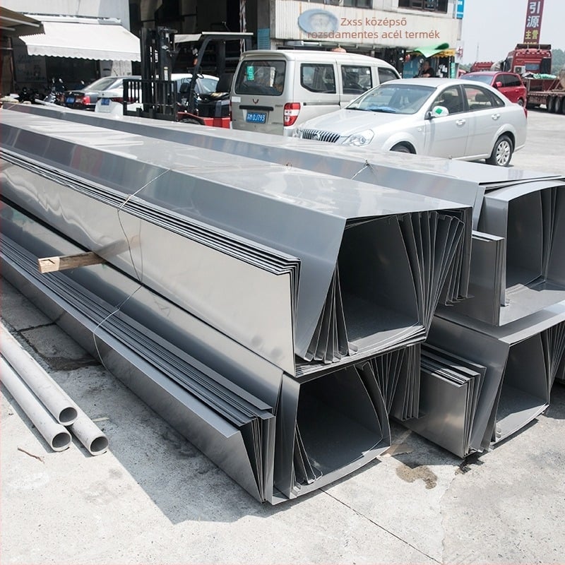 Rozsdamentes acél ereszcsatorna rendszer tetőkhöz (201/304/316L), felület 2B, vágás és hajlítás