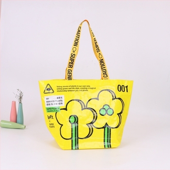 Kézzel szőtt táska logónyomással és laminált PP-vel, vastag hajó alakú műanyag táska kígyó bőr textúrával, tárolásra és ruházati csomagolásra, testreszabható vastagság