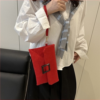 PU női boríték alakú táska, városi minimalistikus stílus, kis négyzet alakú clutch belső zsebbel, poliészter bélés, kapucs típusú zárás