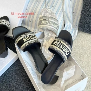 Hímzett magas sarkú papucs nőknek, római stílus, kerek orr, felső és bélés báránybőr, fa talp