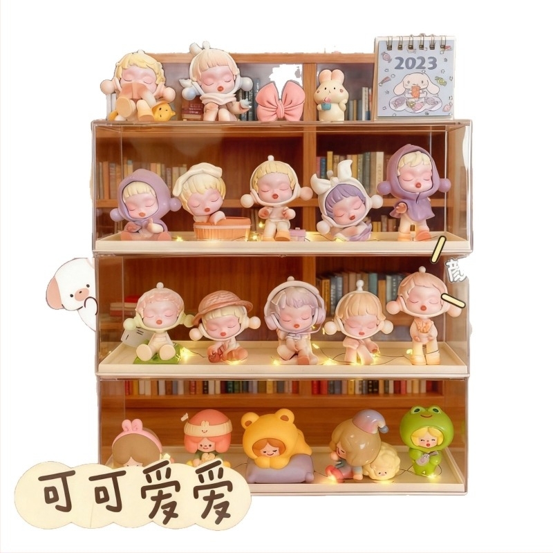 Blind box kiállító doboz – PVC anyag, modell QC2341-001, fedett, 1 L kapacitás, modern minimalist stílus