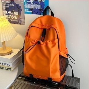 Unisex hátizsák utazáshoz, vízálló, több zsebbel, nylon anyagból, 20–35 L kapacitás, kompatibil 13 hüvelykes laptophoz, légpárnás vállpántok.