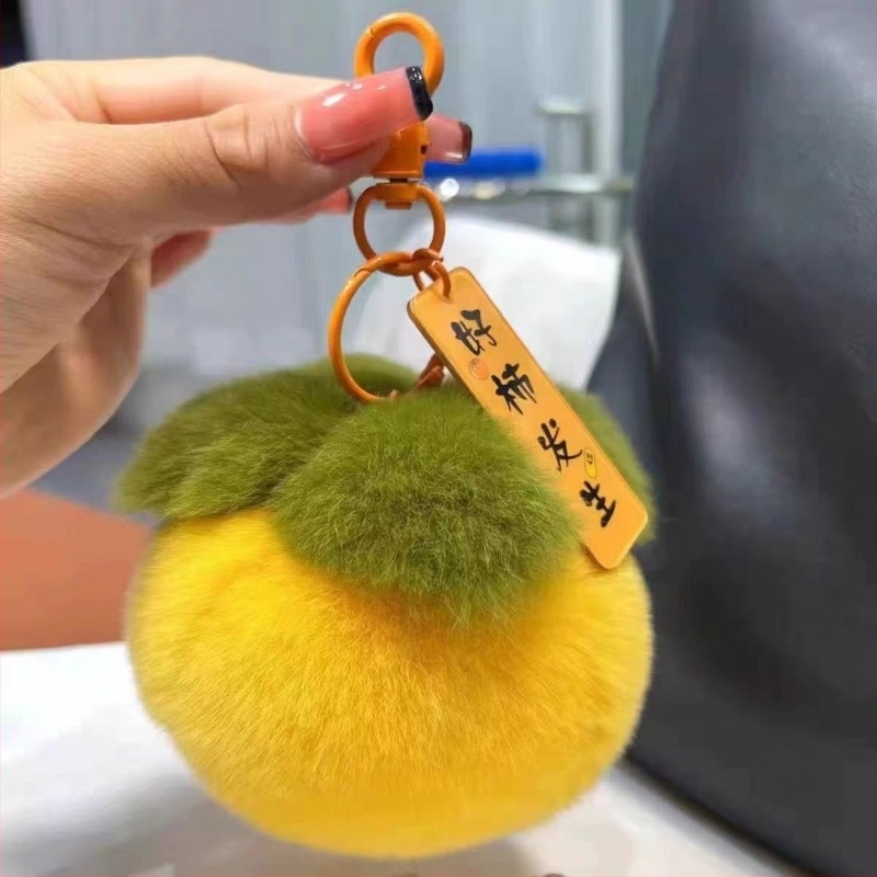 Plüss kaki kulcstartó autóhoz – aranyos női medál, új modell