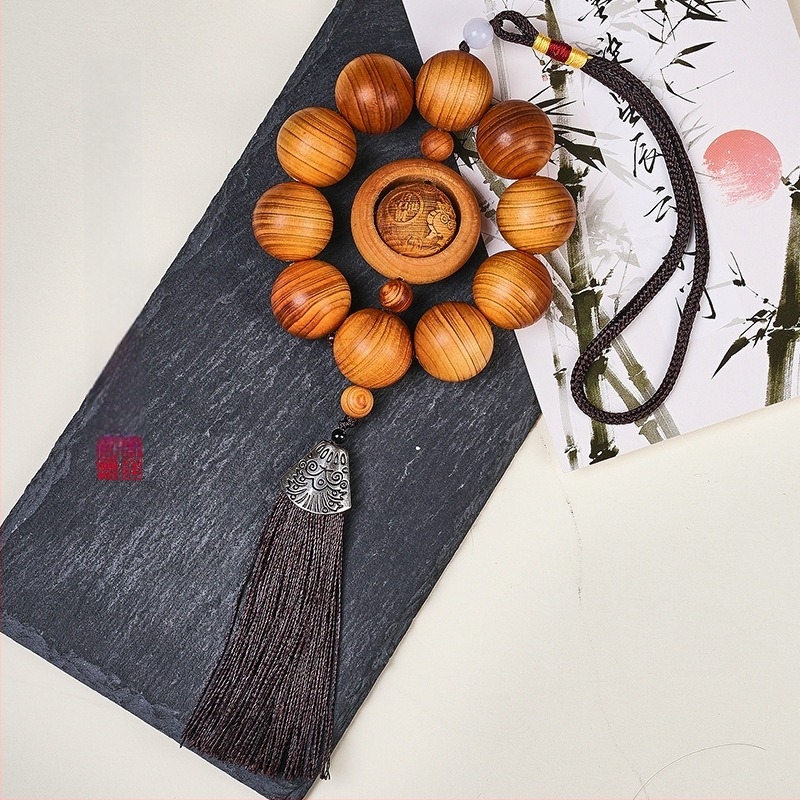 Autó dísz, tujafa, minimalist stílus, szageltávolítás, belső dekoráció