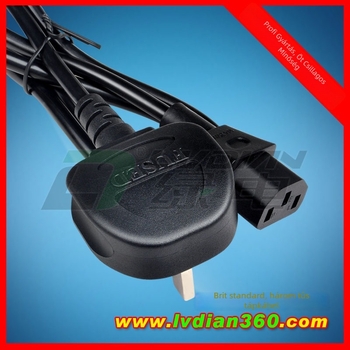 Multi-szabványú AC tápkábel, 0,5 mm² keresztmetszet, 100 cm hosszú, 2-pólusos és 3-pólusos csatlakozóval, 3-vezetékes dugasz