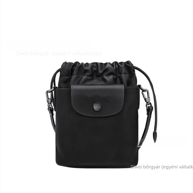 Húzózsinóros Bucket Bag valódi bőrből (top-grain cowhide), cilindrikus forma, rejtett cipzáros zseb