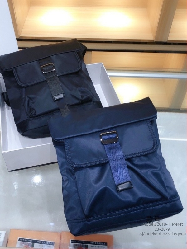 Férfi crossbody táska – utcai stílus, nylon, bővíthető kapacitás, 10 hüvelykes laptop rekesz, poliészter bélés
