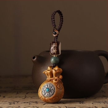 Kulcstartó szantálfából, pénztárca alakú mintával és hatszótagú mantrával, uniszex medál, telefonlánccal