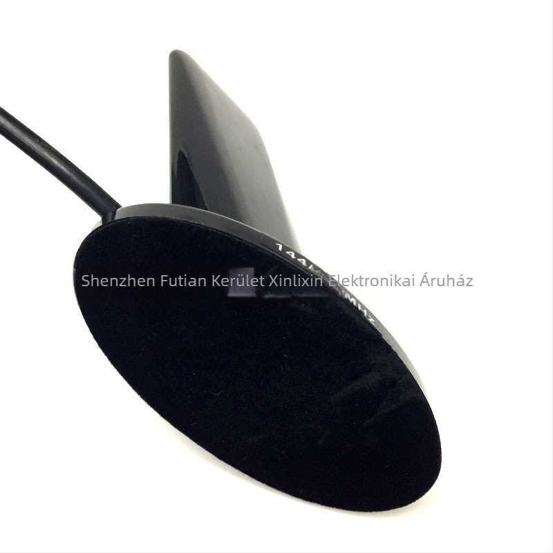 Autóba szerelt walkie-talkie shark fin antenna (144/430 MHz, 3–5 km hatótáv, 50 Ω impedancia)