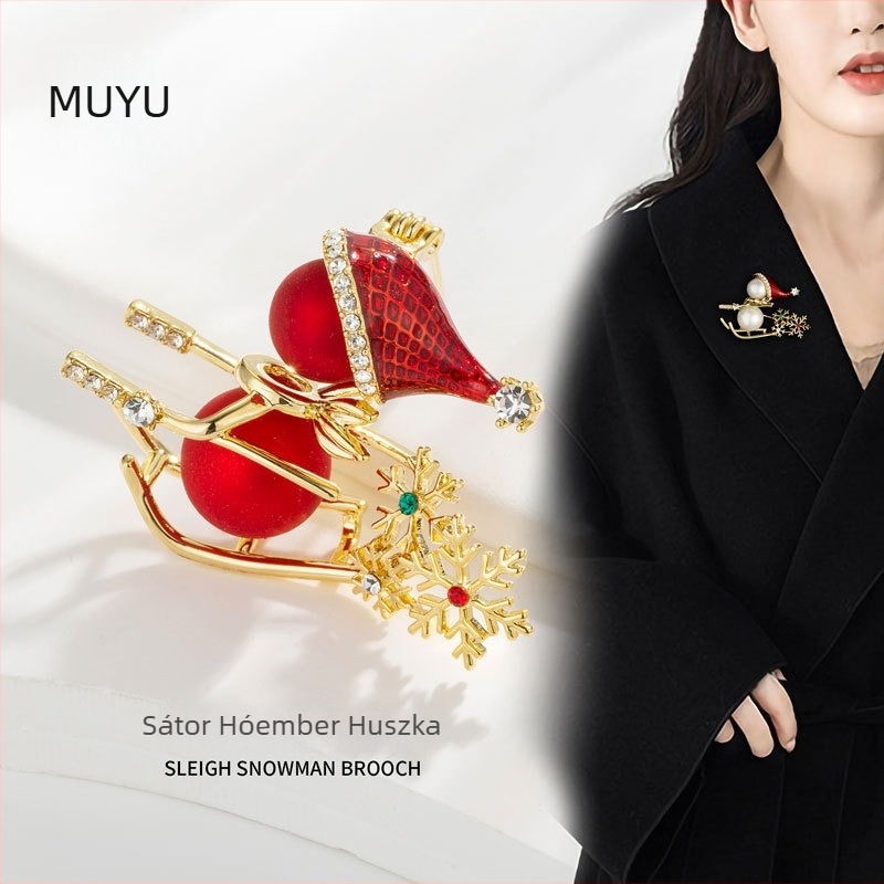 Hóember brooch karácsonyi ajándék, aranyos szánkó dísz, rézből készült elektroplatírozott felülettel, női kiegészítő kabát és pulóverekhez