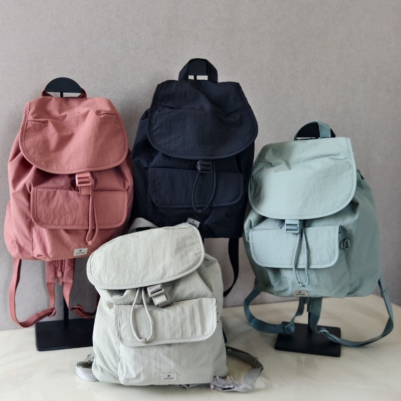 Koreai stílusú női hátizsák, nylon anyag, vízálló, nyitás húzózsinórral és csattal, szabadidős utazásokhoz