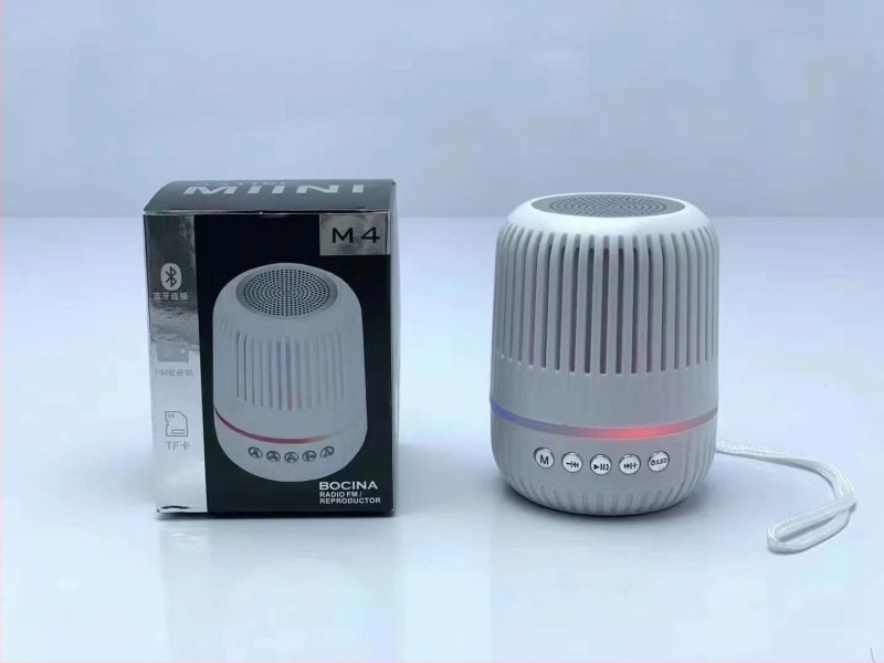 M4 mini okos Bluetooth hangfal beépített mélysugárzóval, 5W, Bluetooth 5.0, 100Hz-20kHz frekvenciatartomány, beépített akkumulátor 300-500mAh, hatótávolság 10m