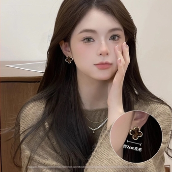 Fülbevalók négylevelű lóhere mintával, réz anyagú, elektroplatált bevonattal, koreai stílus, 2024 ősz