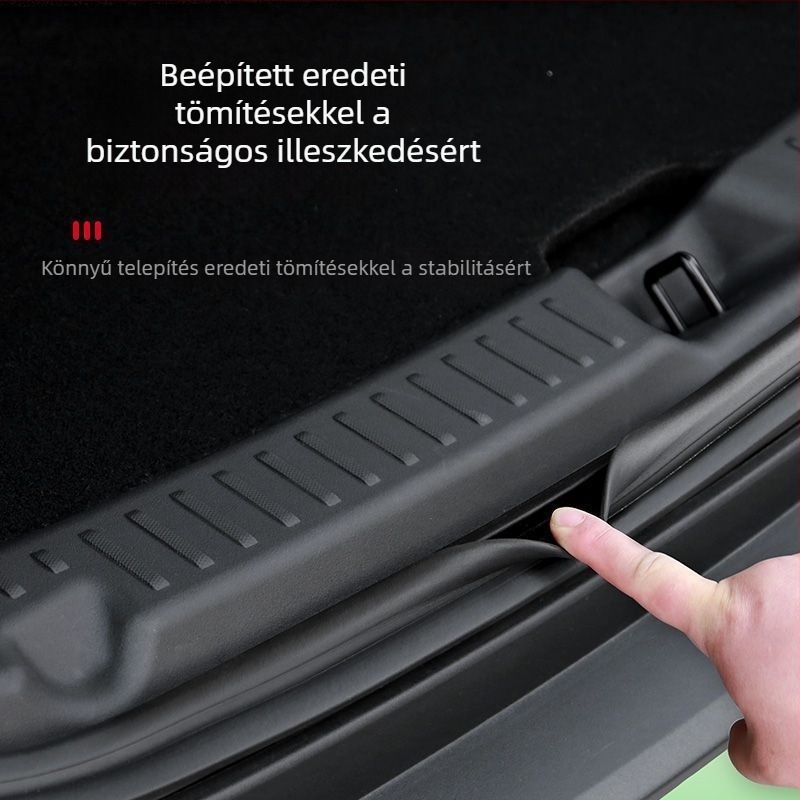 Tesla Model Y Csomagtérajtó küszöbszalag teljes lefedettségű védőpárnával és pedállal, műanyagból