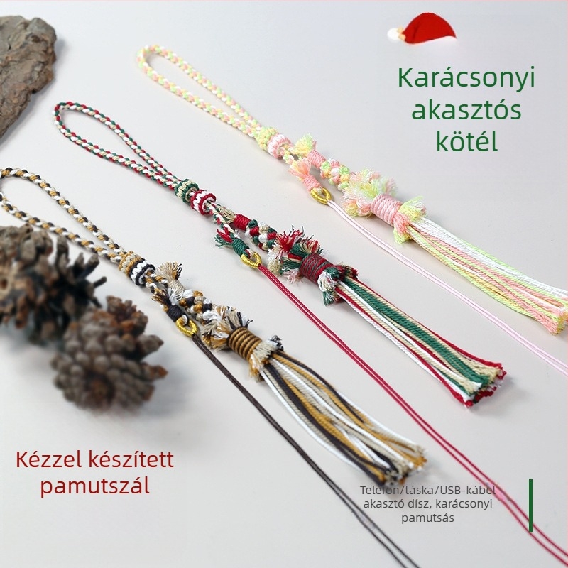 Kézzel kötött táskadísz bojttal, kevert anyagok, növény mintázat, ősz 2025