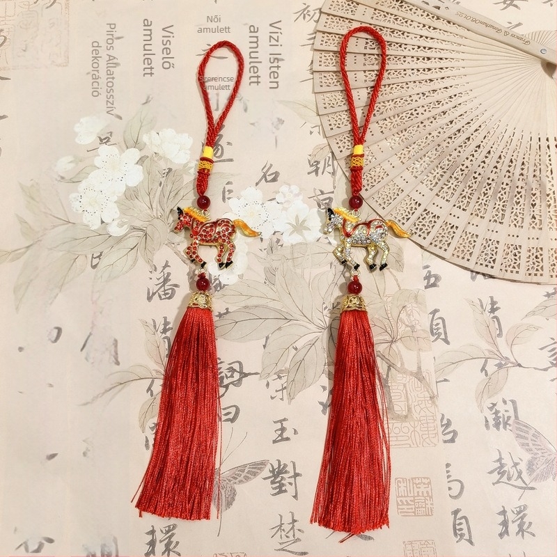 Autódísz — Brilliant, ötvözet, Ló éve tassel és kristályos medál, kínai hagyományos stílus, belső dekoráció (visszapillantó tükör)