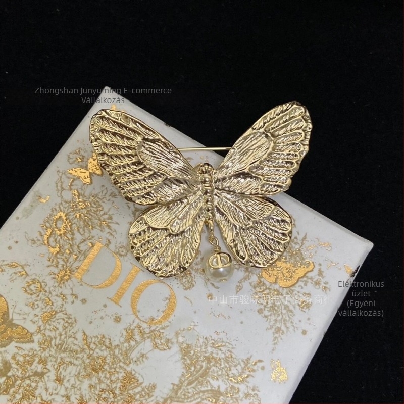 Leptir alakú brooch csüngővel és gyöngyökkel, aranyozott rézből, elektrolitikus bevonattal, női divatkiegészítő