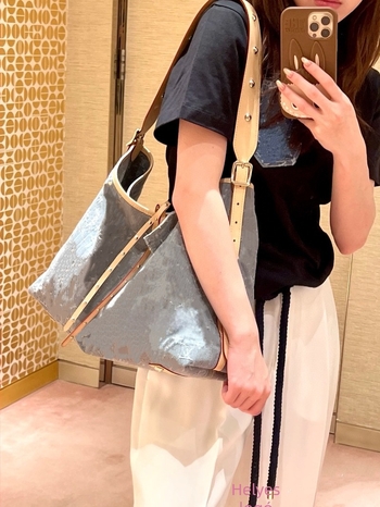 Denim messenger táska – városi egyszerű stílus, vízszintes négyzetes forma, mágneses zár, belső telefontartó zseb