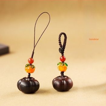 Fa autókulcstartó sandalwood, persimmon és peach wood díszítéssel