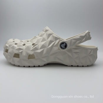 Férfi EVA szandálok, légáteresztőek, vízállóak, csúszásmentes talppal, injektálással formázott talp, EVA felsőrész, 1–3 cm sarka, Leisure Crocs stílus