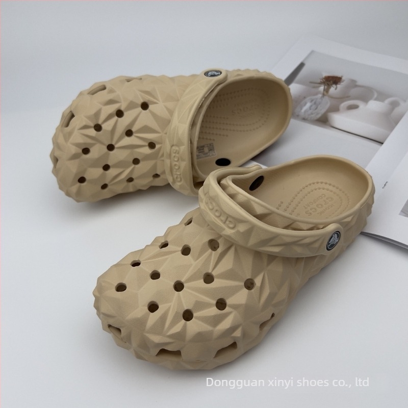 Férfi EVA szandálok, légáteresztőek, vízállóak, csúszásmentes talppal, injektálással formázott talp, EVA felsőrész, 1–3 cm sarka, Leisure Crocs stílus